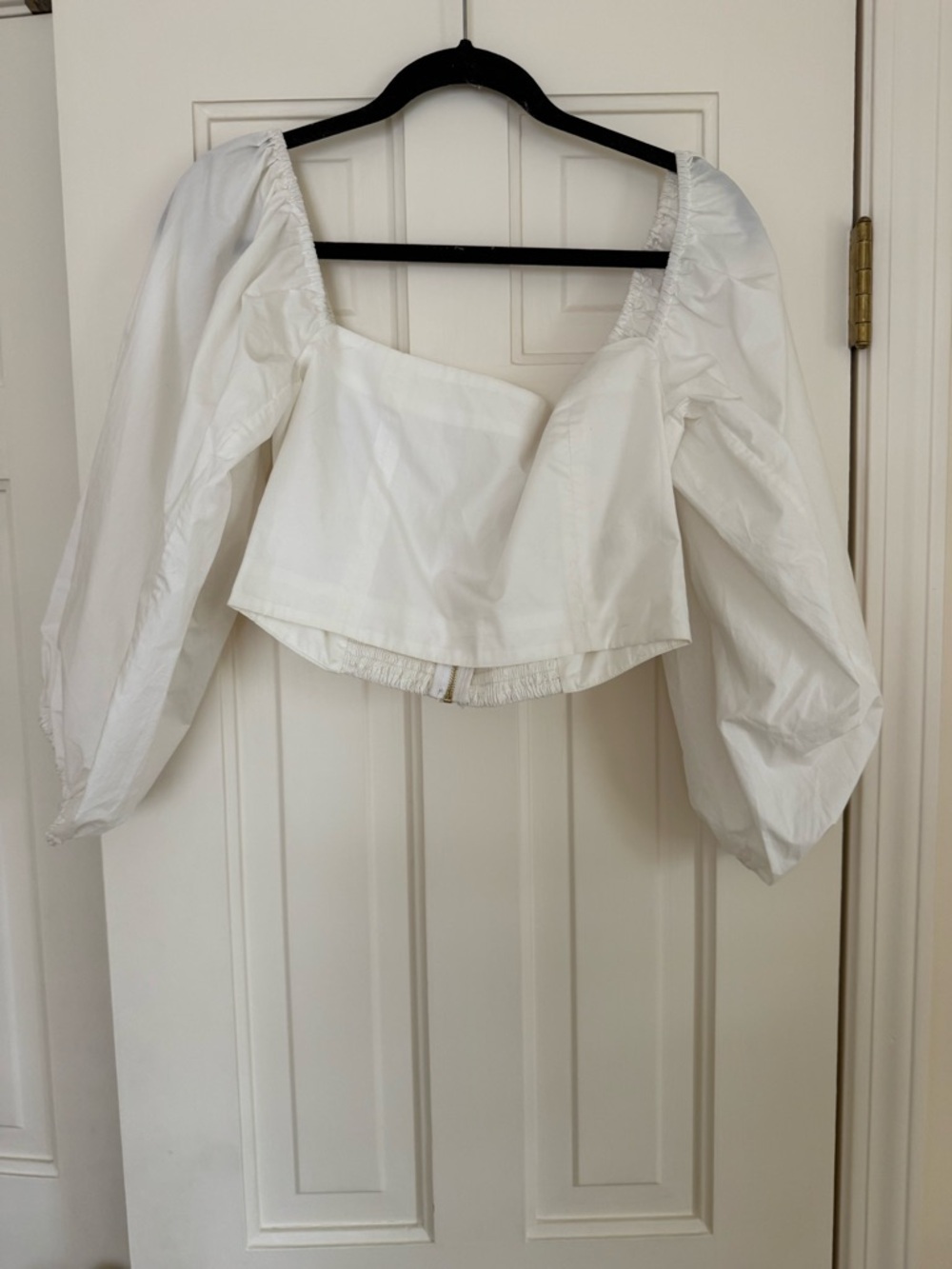 Cara Cara White Puff-Sleeve Square Neck Crop Top